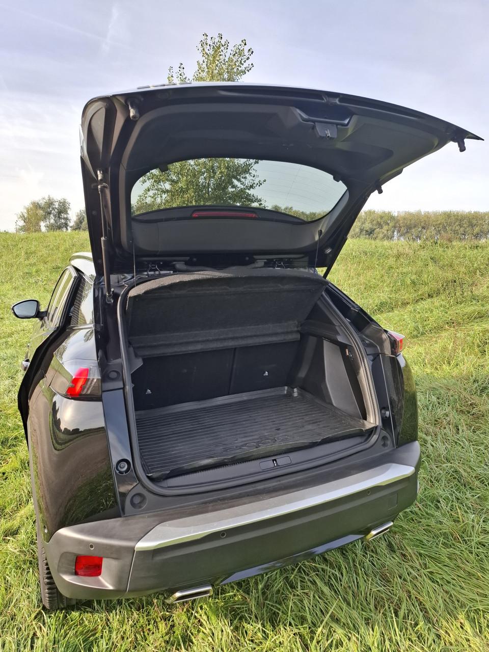 Zwarte Peugeot 2008 GT automaat/ 3D cockpit