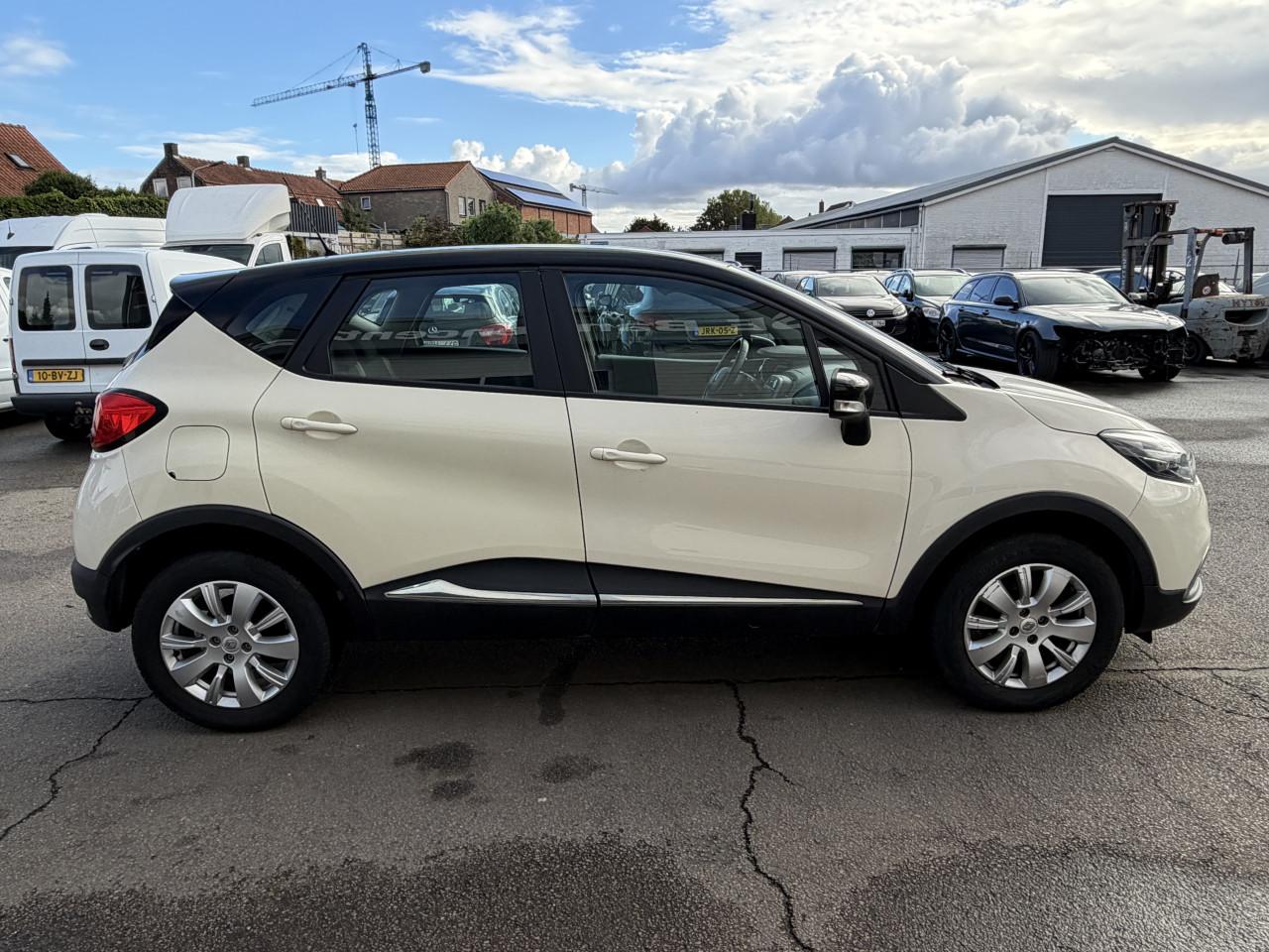 Renault Captur 0.9 Tce Bouwjaar 2016 NAP AIRCO ! ! !