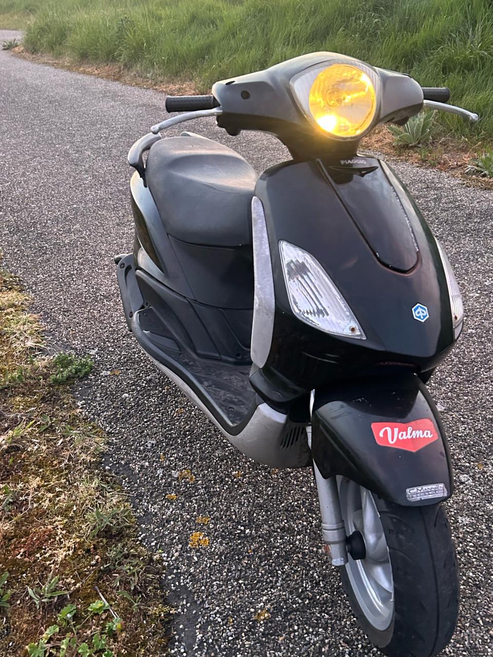 Scooter piaggio fly 2 takt