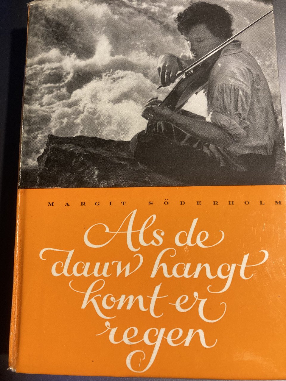 Als de dauw hangt komt er regen. Filmeditie Margit Soderholm