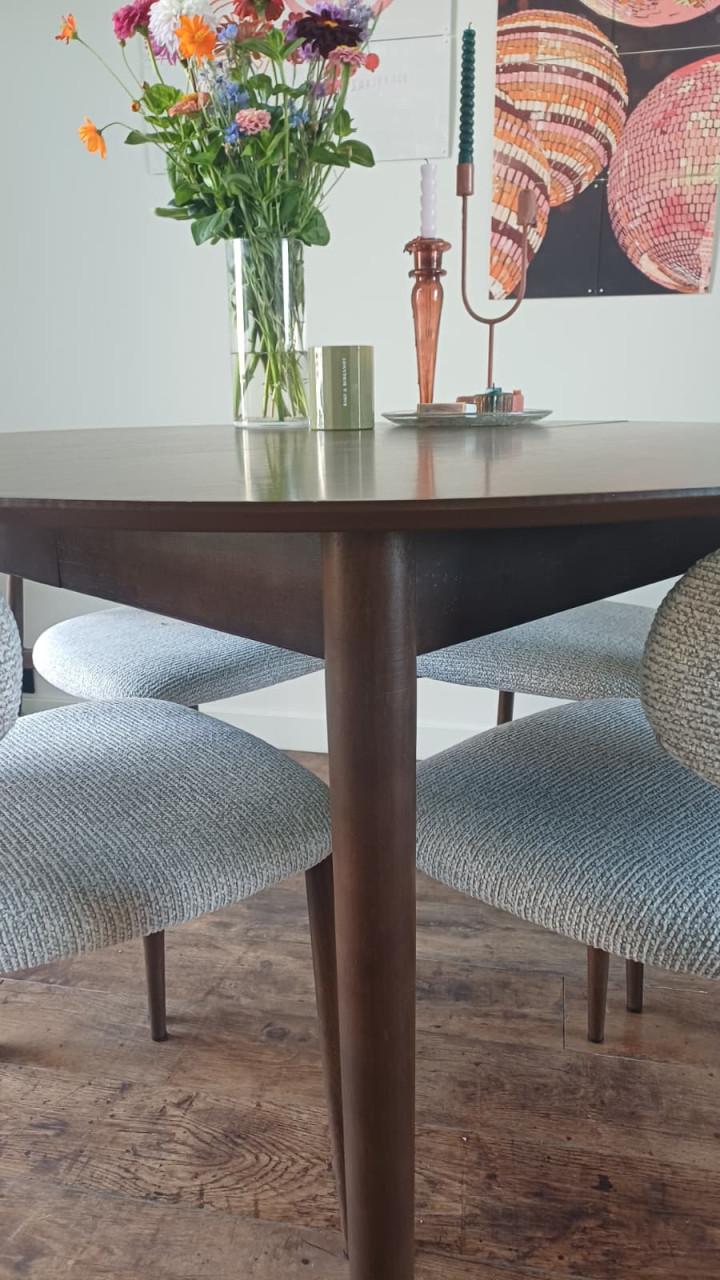 Uitschuifbare eetkamertafel donkerbruin