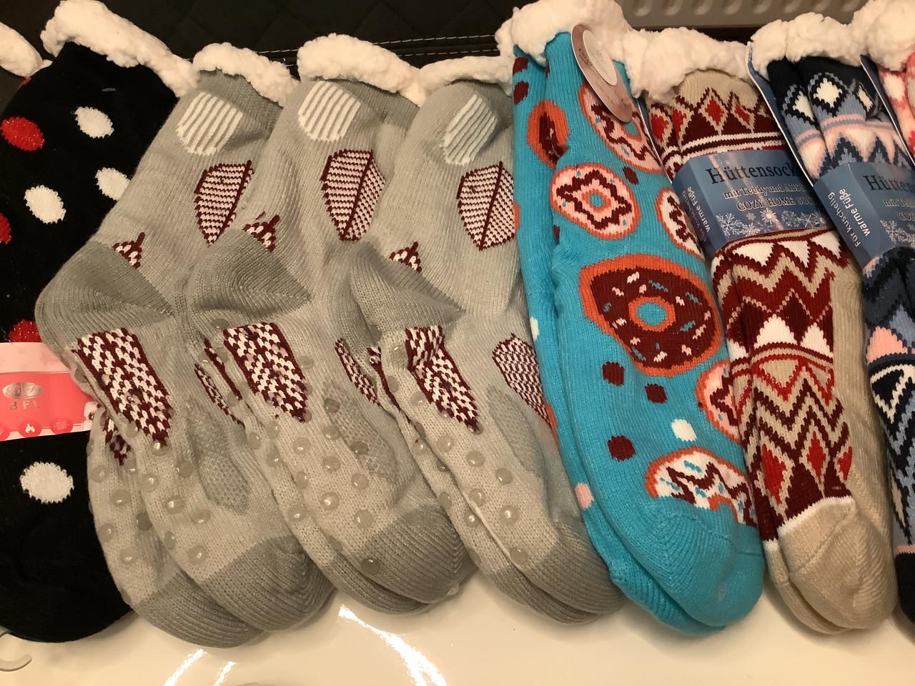 Partij leuke fluffy sokken. (Partij 256)