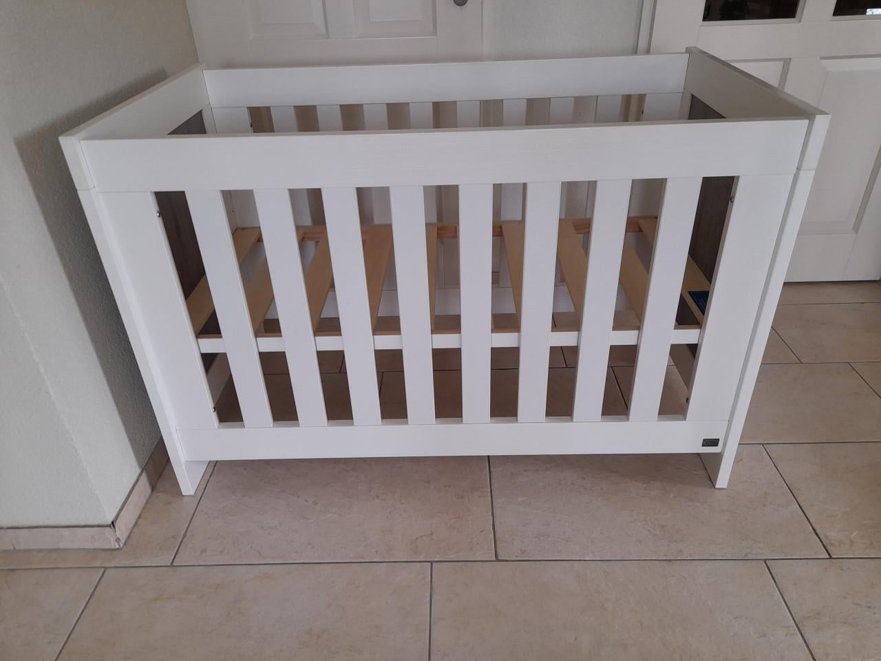 TWF Ledikantje (in goede nette staat)