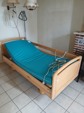 Elektrisch hoog/laag bed incl matras