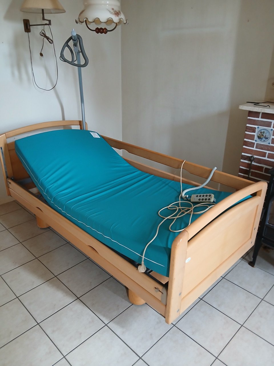 Elektrisch hoog/laag bed incl matras