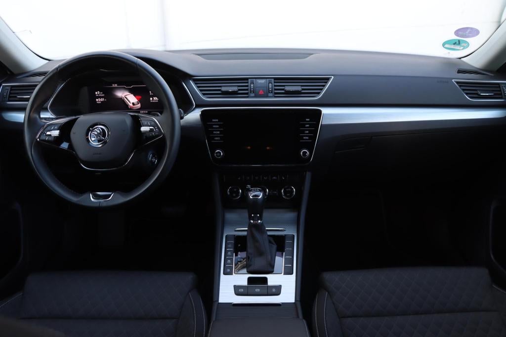 Skoda Superb combi 1.4 tsi iv business edition plus dsg6 218pk