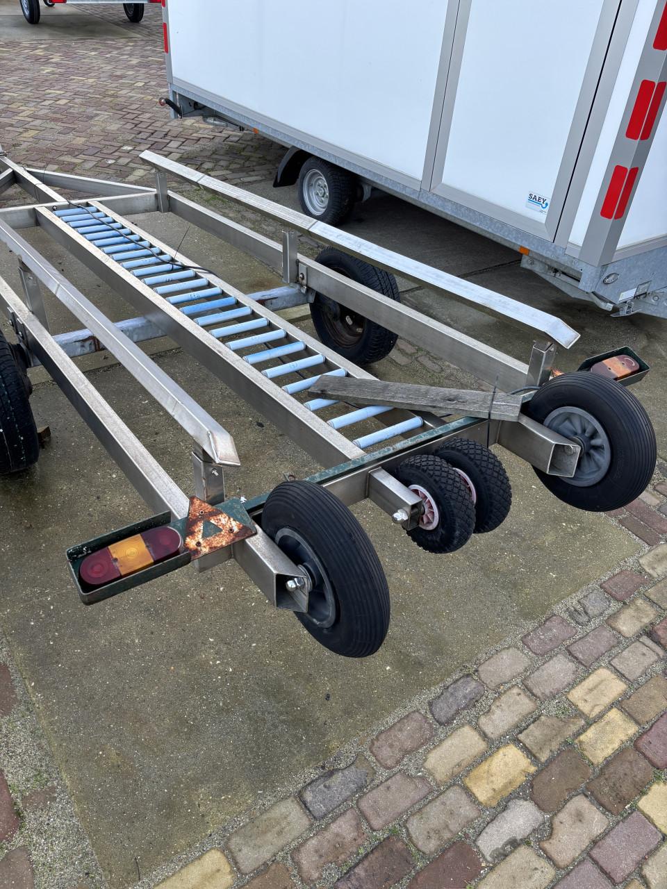 Diverse oude boottrailers te koop, opknappers