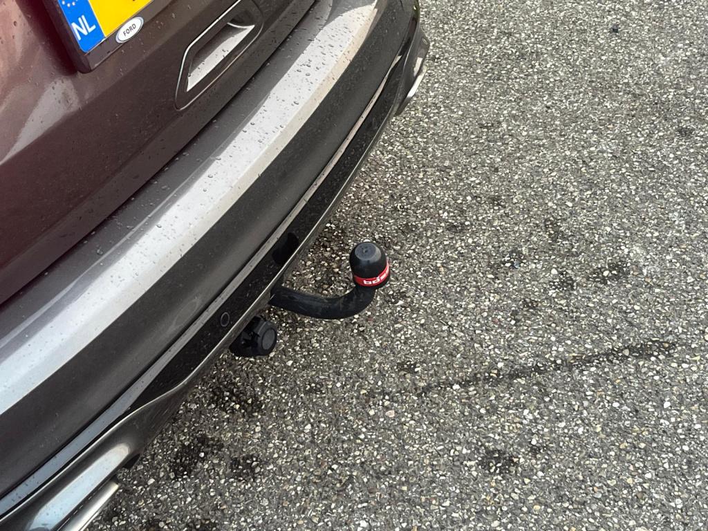 Ford Kuga 1.5 ecoboost st-line x | trekhaak | climate |