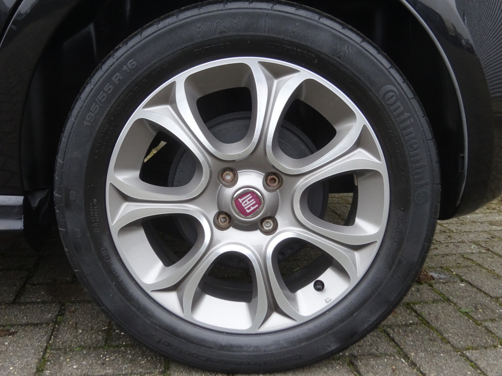 Fiat Punto evo 0.9 twinair pop airco / cruise / elektr. ramen / lm velgen