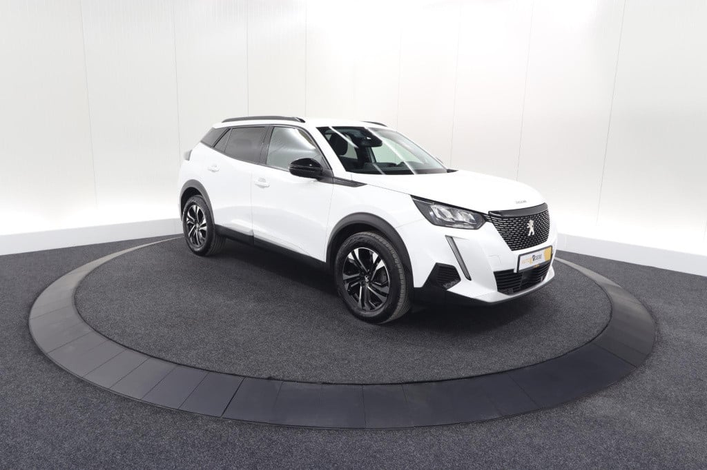 Peugeot 2008 puretech 130 eat8 allure | parkeersensoren | navigatie | apple
