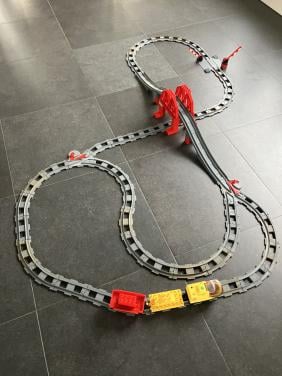 Duplo trein met spoorbrug en extra rails