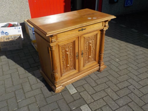 Antiek kastje met lade  in goede staat koopje 25 euro