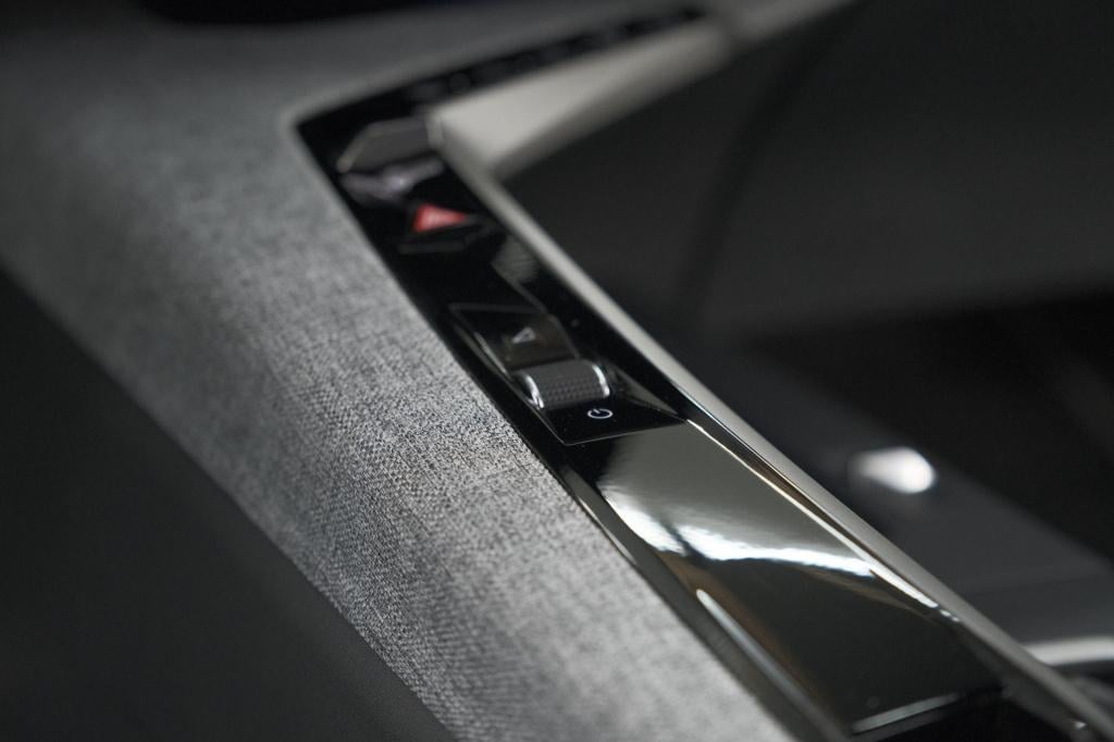 Peugeot 3008 1.2 hybrid 136 gt | camera | adaptieve cruise control | elektr