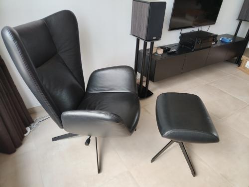 Fauteuil met voetenbankje