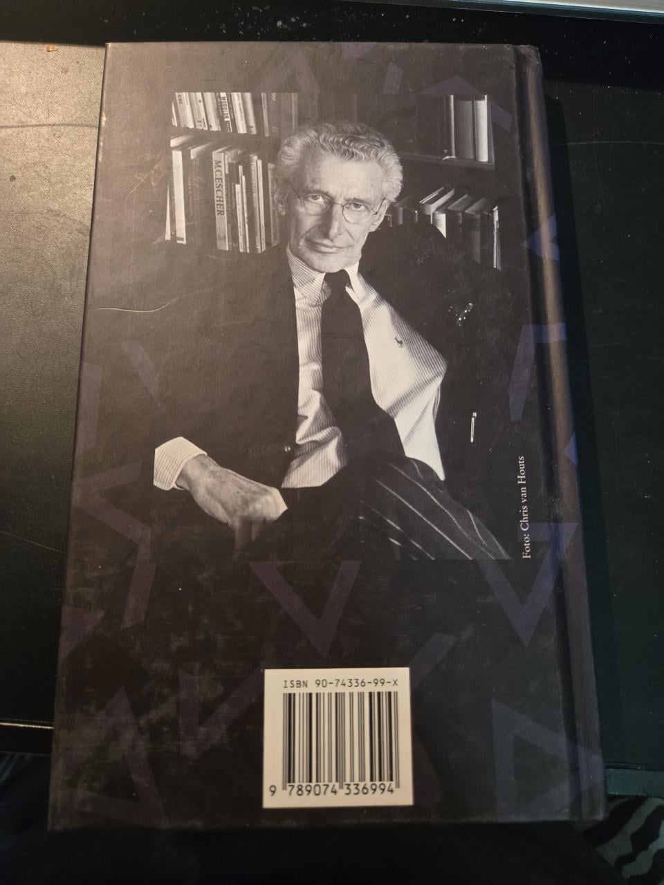 Boek: Het theater, de brief en de waarheid, 2000 van Harry Mulisch.
