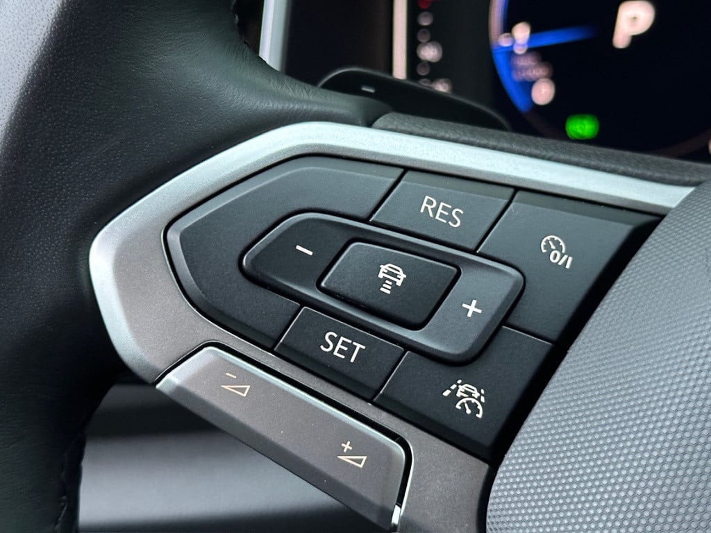 Volkswagen T-roc 1.5 tsi 150pk dsg r-line | elek. achterklep | camera | key