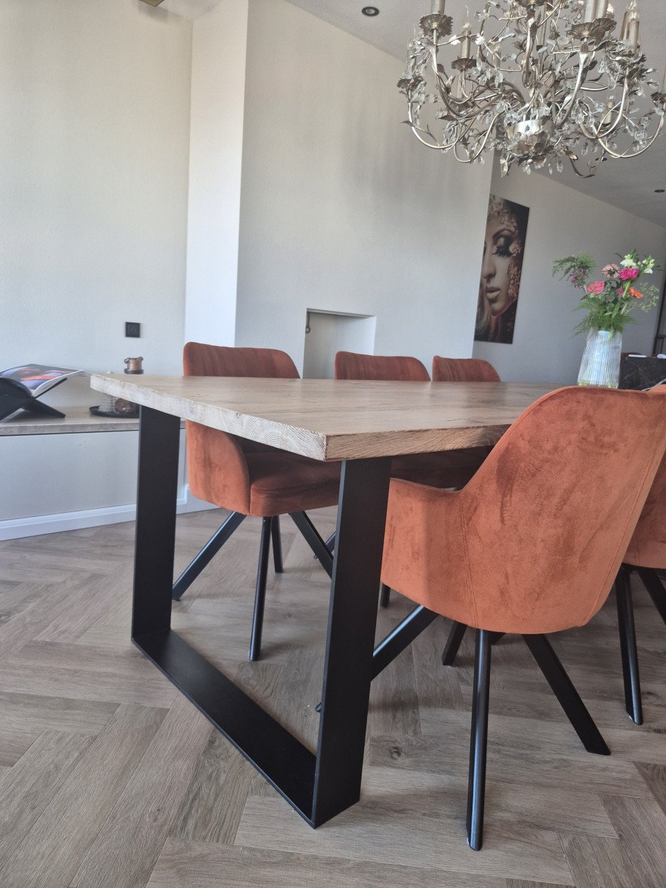 Eettafel / gebakken eiken /zwart metalen onderstel / 240x100x74 cm