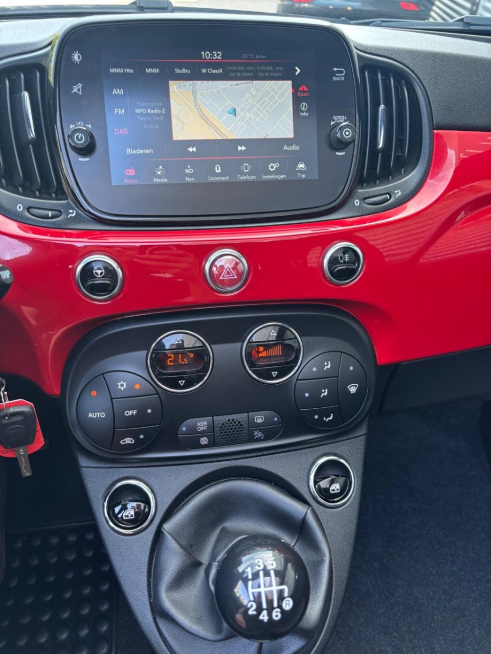 Fiat 500 1.0 hybrid red