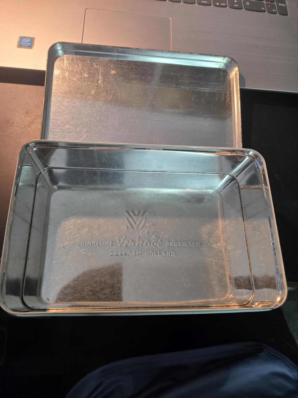 Vintage koektrommel van Verkade,  1974.  "Verkade boerinnetje"