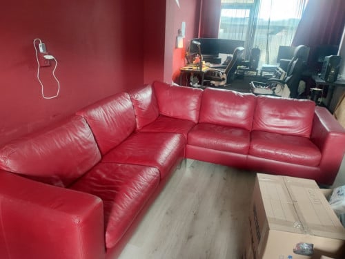 Gratis Rood ledere hoekbank