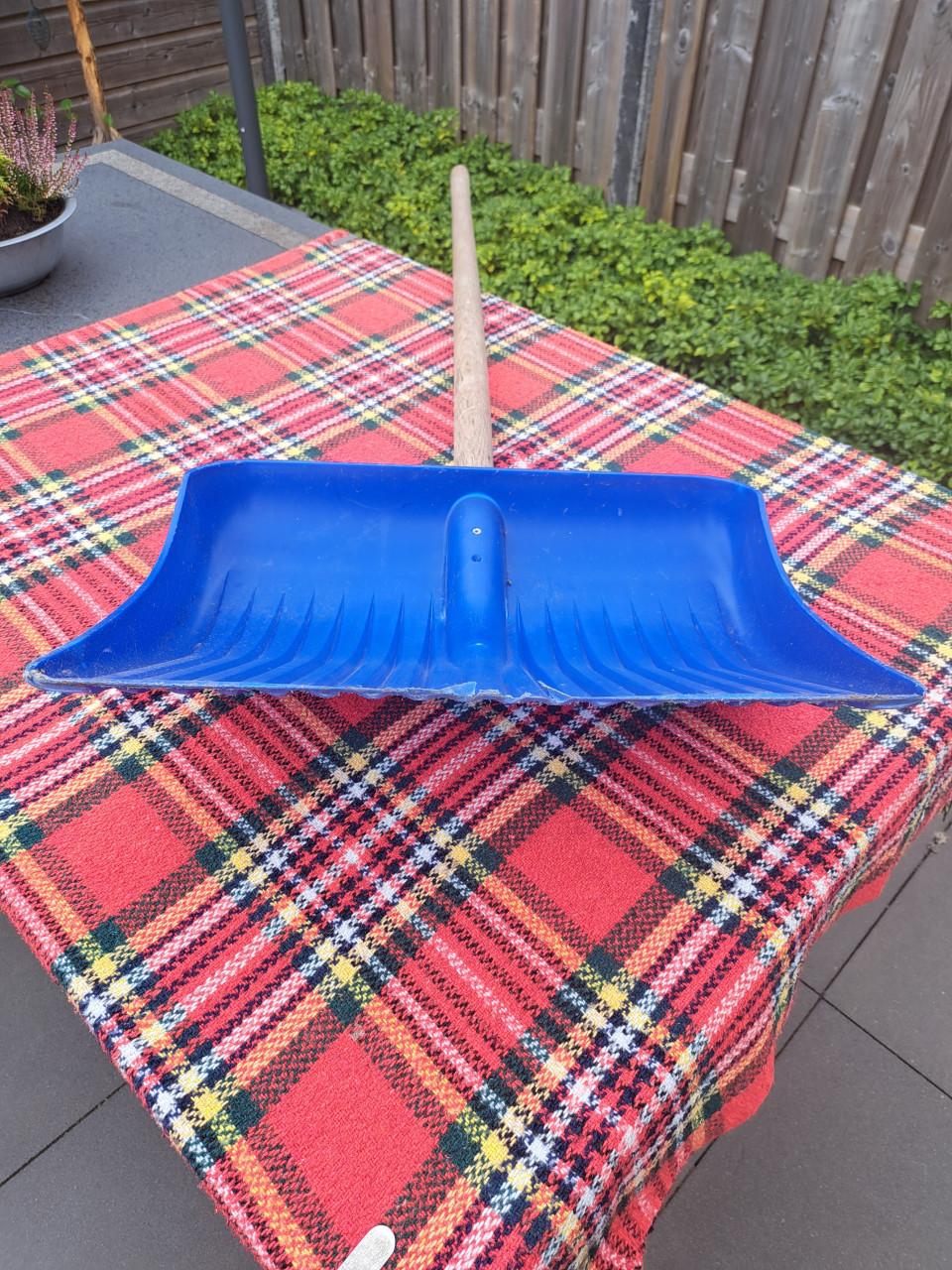 Kunststoffen voerschuif / sneeuwschep!