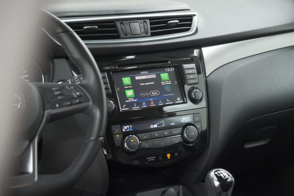 Nissan Qashqai 1.3 dig-t tekna | trekhaak | panoramadak | adaptieve cruise 