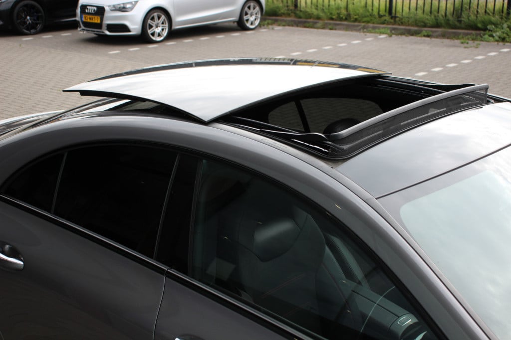 Mercedes-Benz Cla 220 4matic premium plus amg | pano | memory | acc | camer