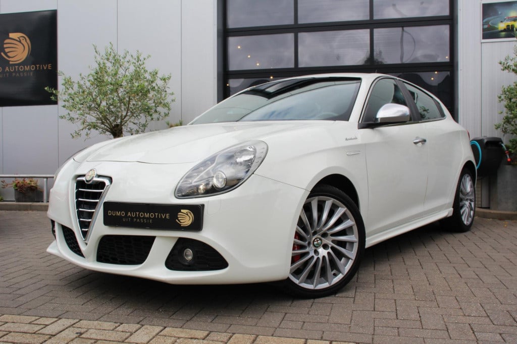 Alfa Romeo Giulietta 1.4 t turbo sportiva tct automaat - xenon - leder - st