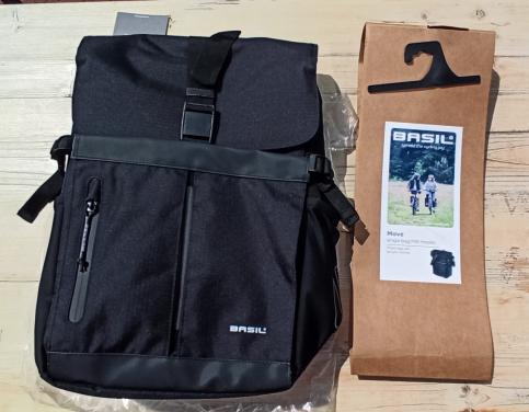 Fietstas Basil Move Schoudertas MIK Hooks 15L - Zwart