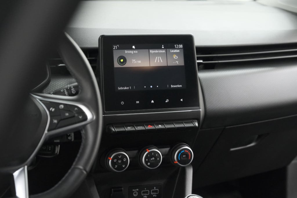 Renault Clio tce 90 zen | parkeersensoren | navigatie | apple carplay