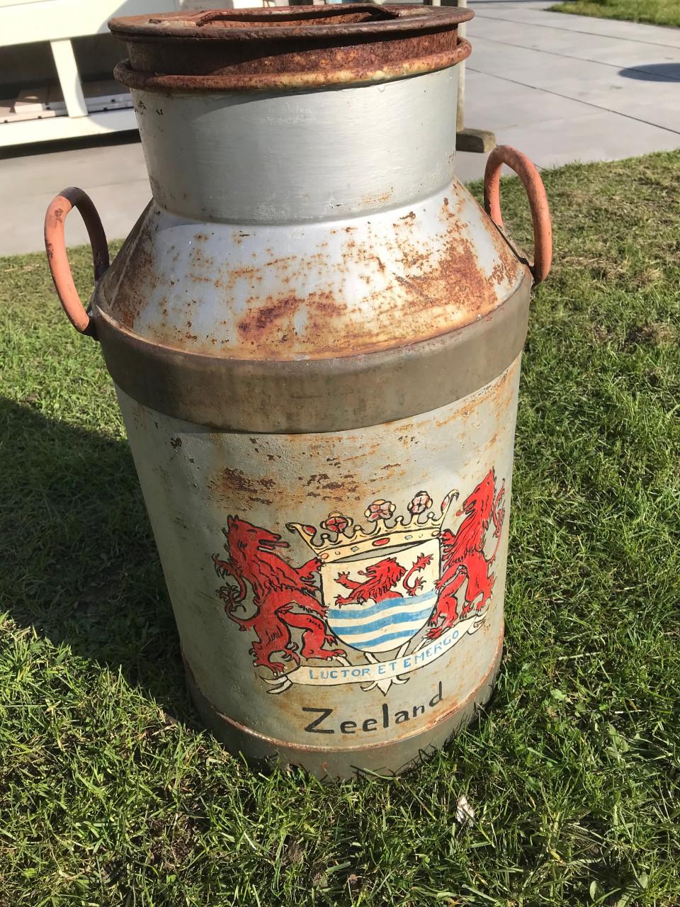 Melkbus groot Zeeland