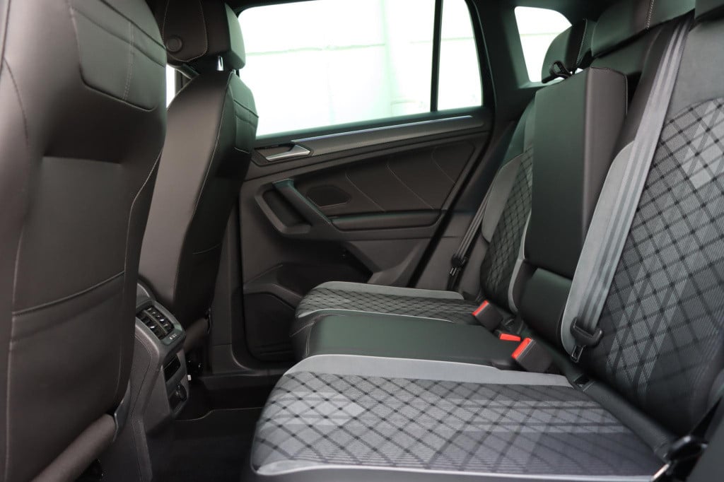 Volkswagen Tiguan 1.4 tsi ehybrid r-line business + 245pk dsg6