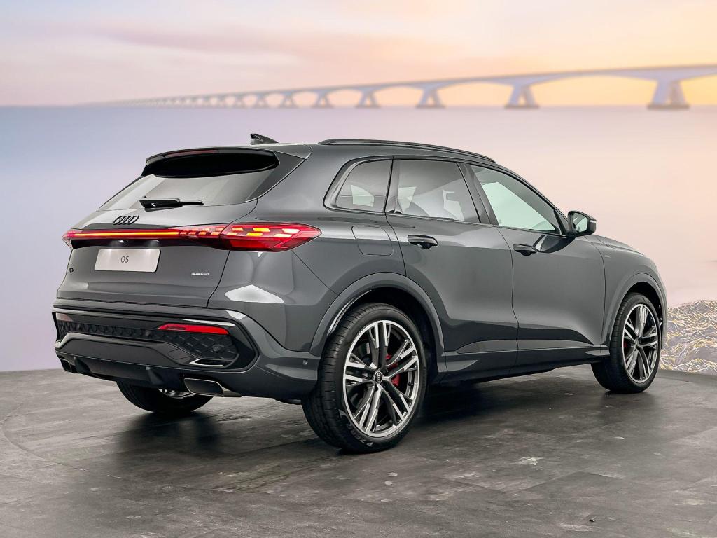 Audi Q5 s edition competition e-hybrid 270 kw / 367 pk suv