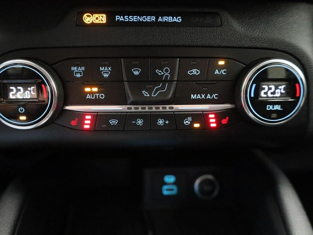 Ford Kuga 2.5 phev titanium | automaat | navigatie | trekhaak | navigatie |
