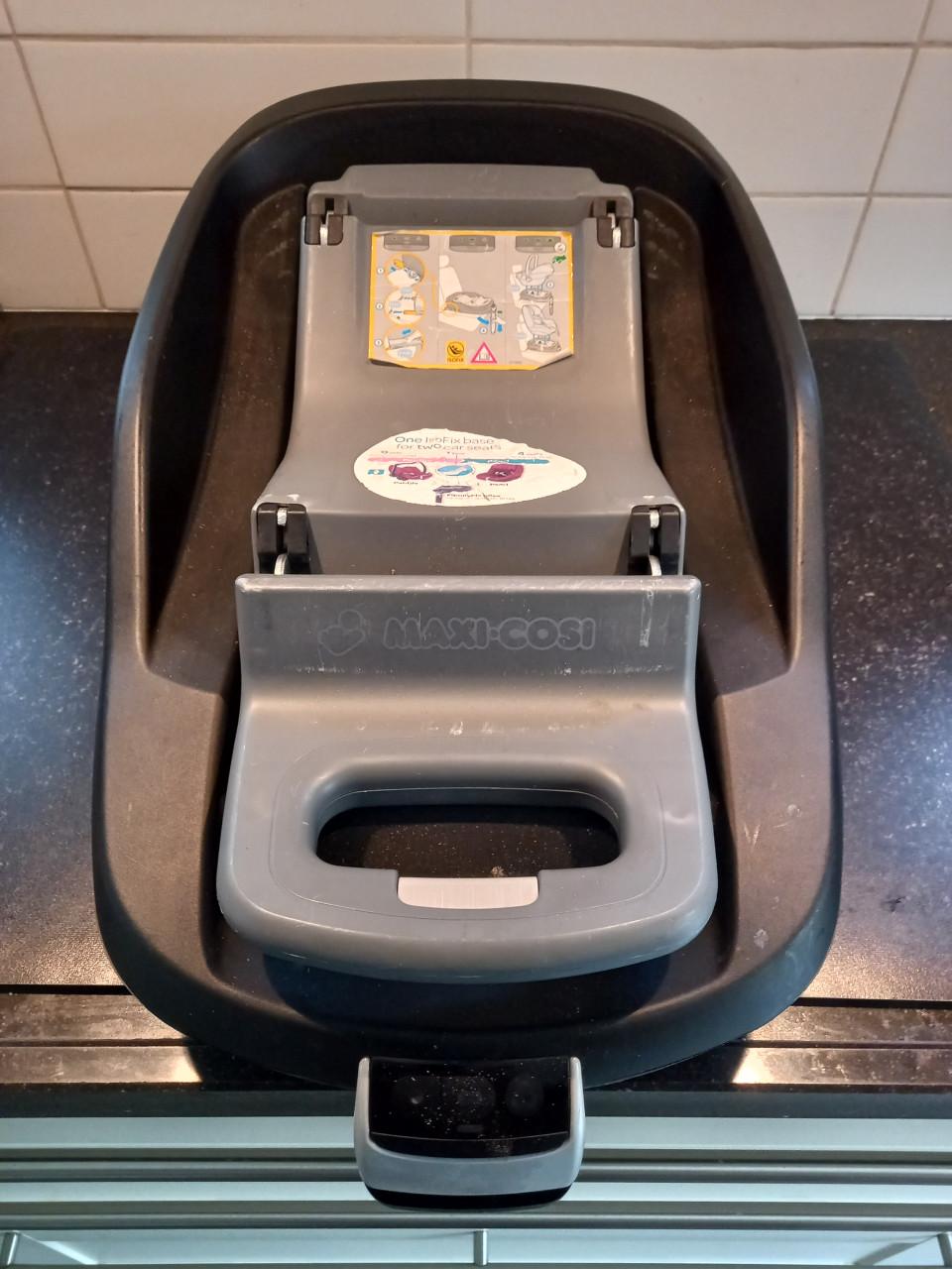 Maxi Cosi Pebble en Pearl met ISOfix base