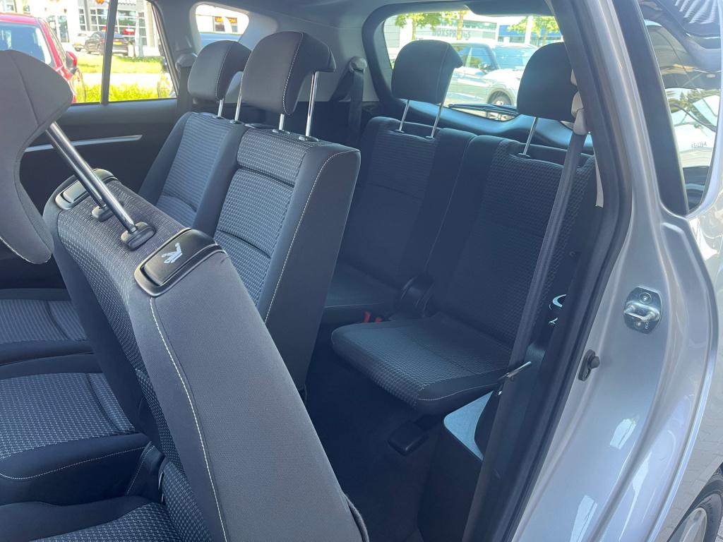 Toyota Corolla Verso 1.8 vvt-i dynamic business|7-persoons|trekhaak|rijklaa