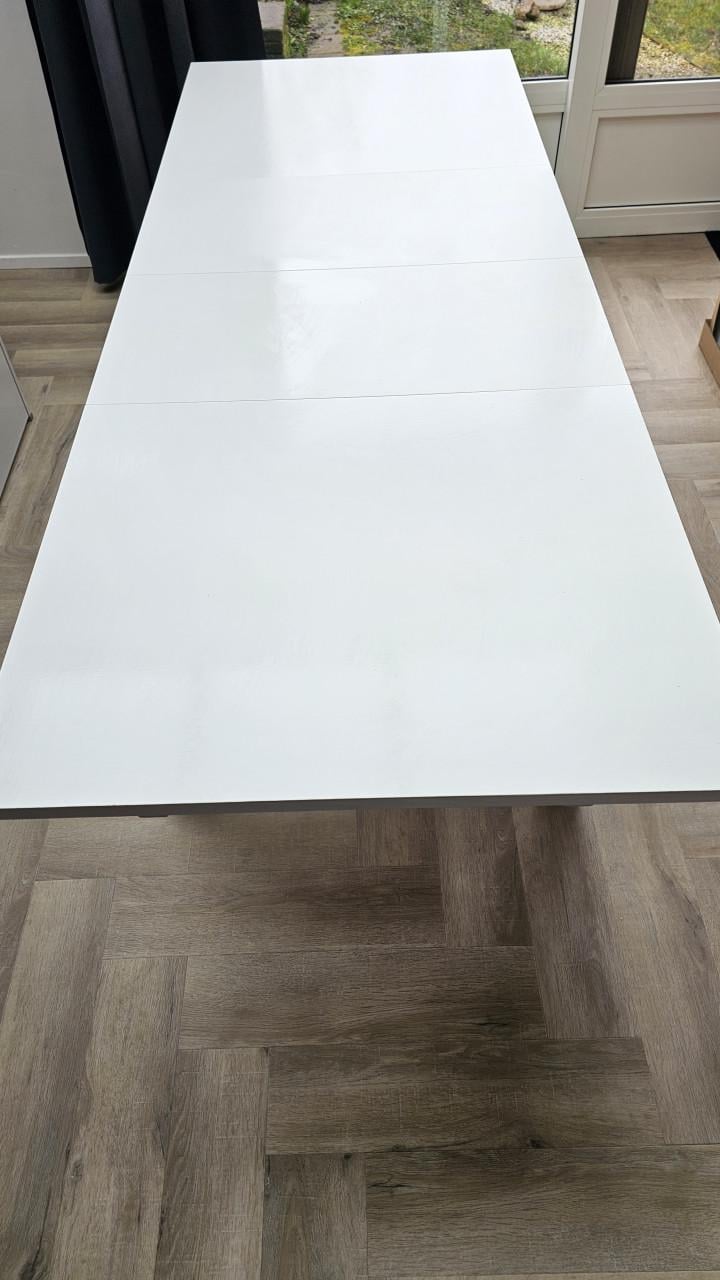 Handige uitschuifbare eettafel bjursta ikea