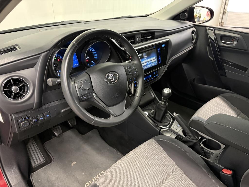 Toyota Auris 1.2t volcano edition