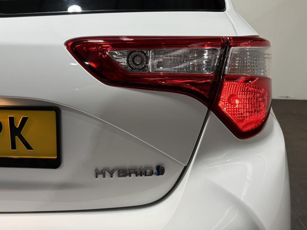 Toyota Yaris 1.5 hybrid active | lage km-stand |