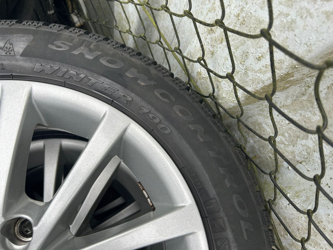 LT WHEELS LICHT METALEN VELGEN MET BANDEN