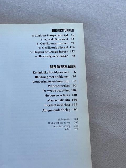 Mooi boek met veel foto,s  De Partizanen Tweede wereldoorlog