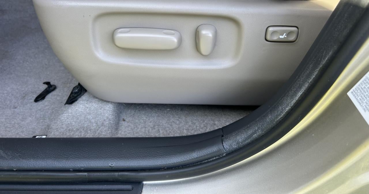 Toyota rav4 2.0i Automaat leder verw zitting apk bull bar trekhaak 93