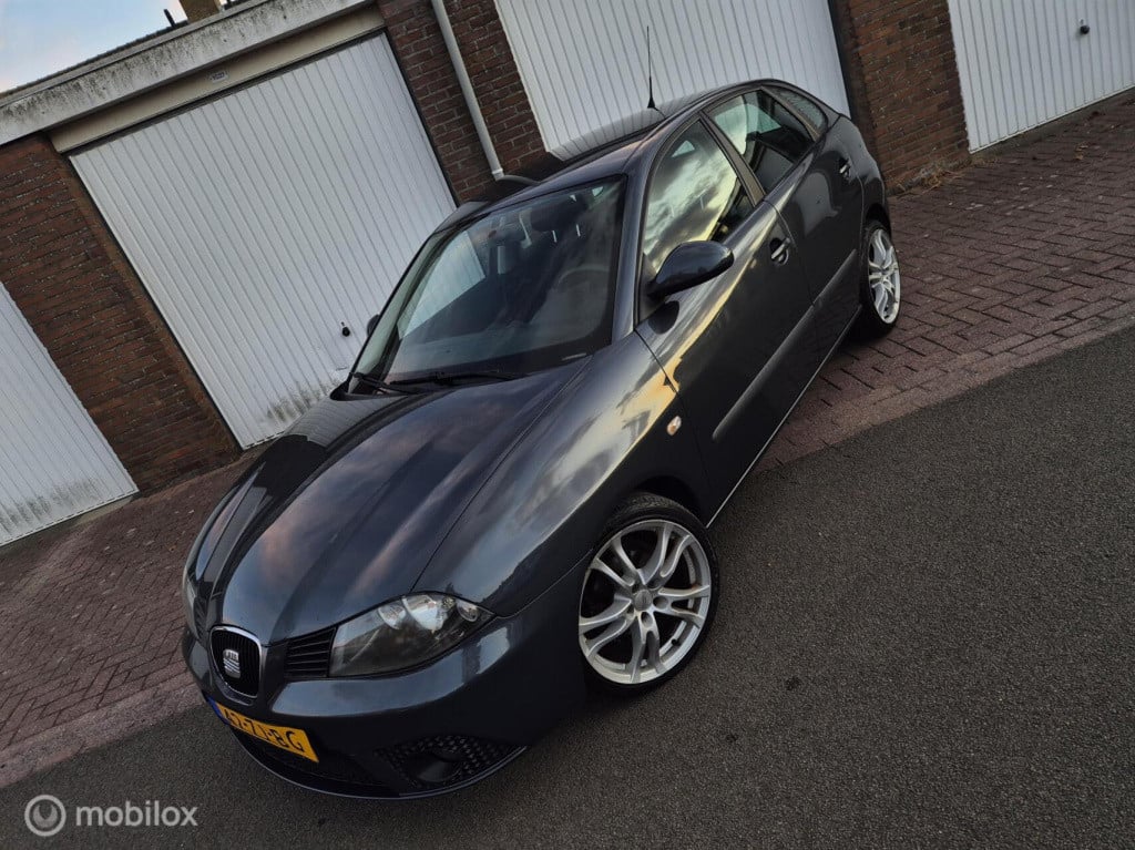 Seat Ibiza 1.6-16v freestyle / 5- deurs / cruisecontrol / airco