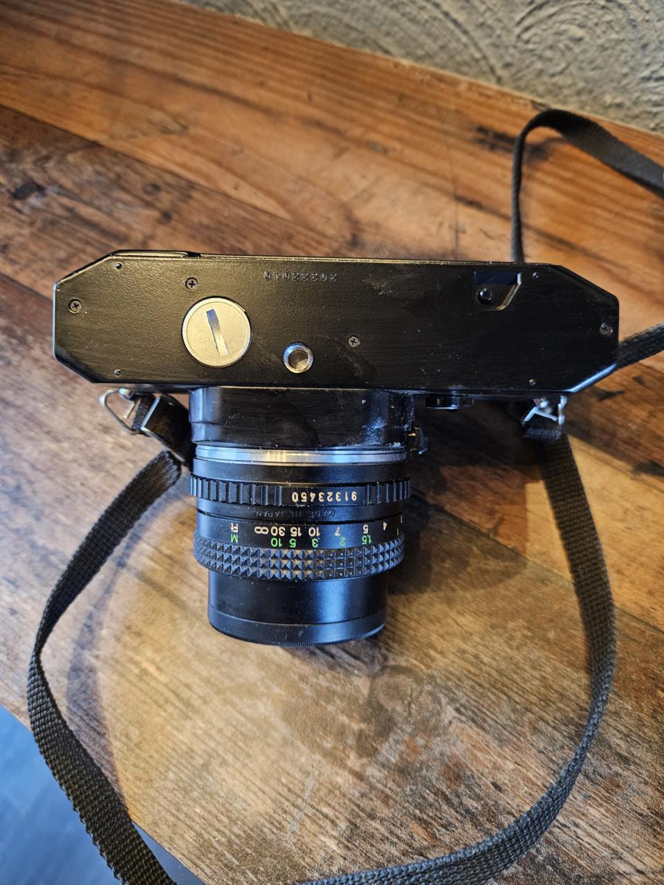 Mooie vintage Petri MF-101A Analoge Spiegelreflexcamera met Tas