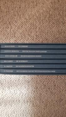 Cassette box met 6 boeken