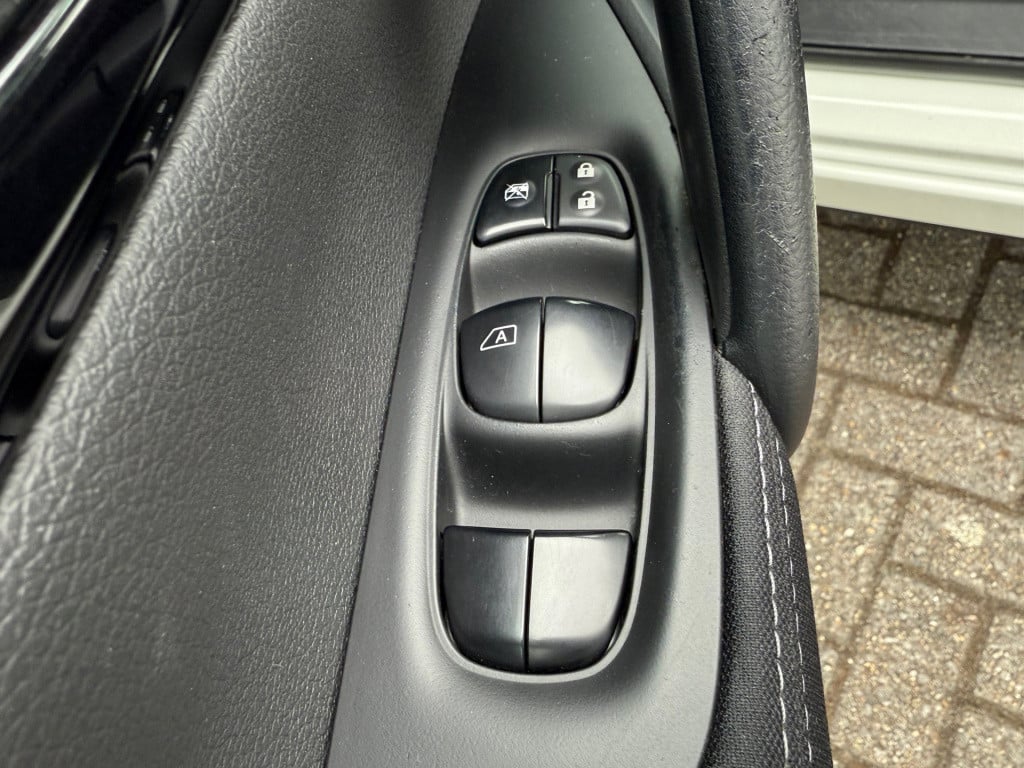 Nissan Qashqai 1.2 connect edition