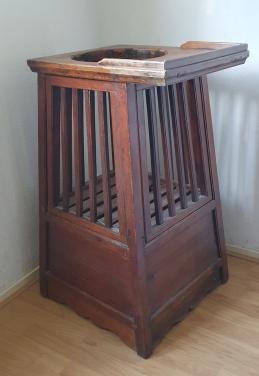 Antieke Chinese kinderstoel