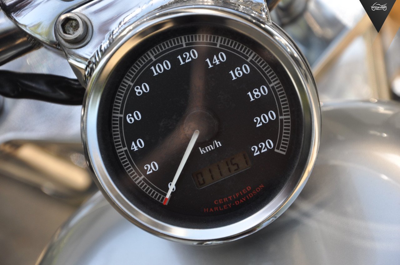 Harley-Davidson XL1200C Sportster Custom VERKOCHT
