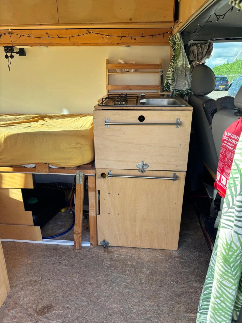 Knusse camper Renault Traffic te koop