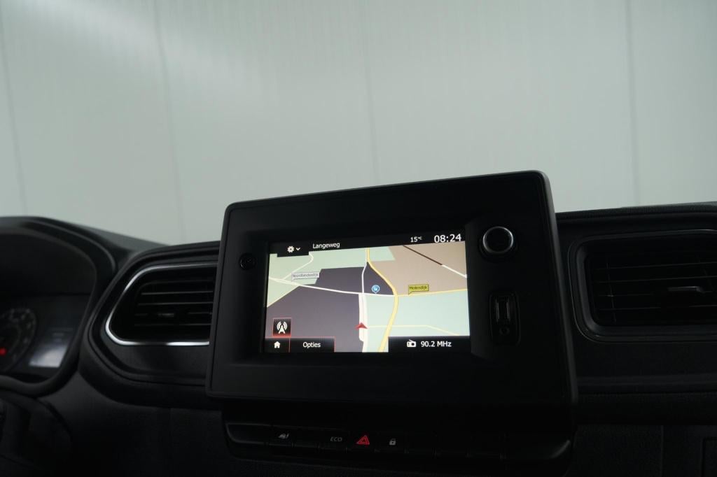Renault Master t35 2.3 dci 135 l2h2 comfort | camera | vloerplaat | navigat